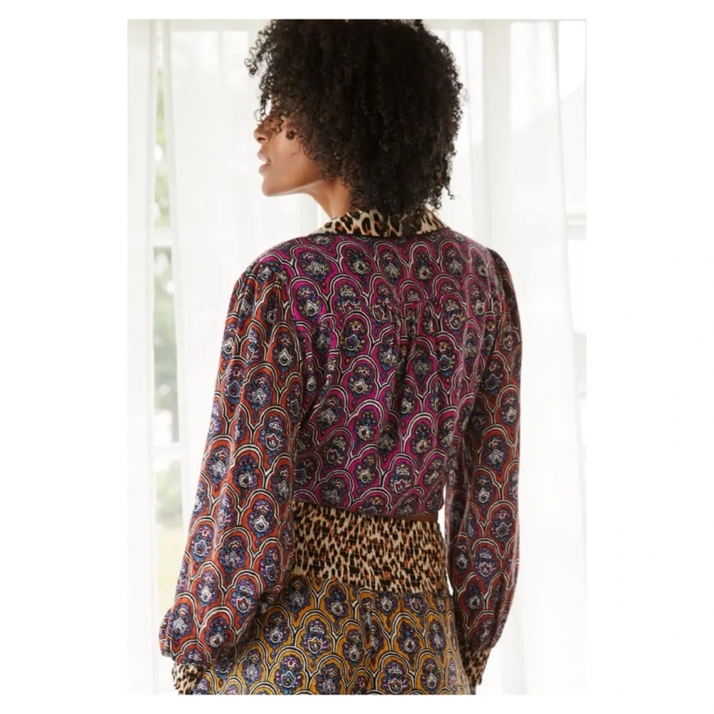 NWT Anthropologie Patterned Crop Tie Lounge Top in Purple Motif  Size Small